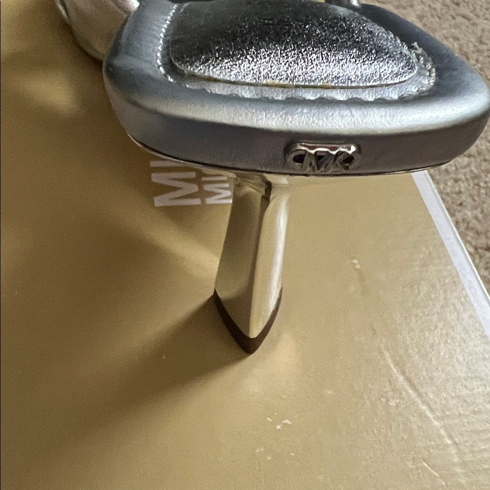 MICHAEL MICHAEL KORS ELENA METALLIC LEATHER SANDAL - Picture 5 of 10